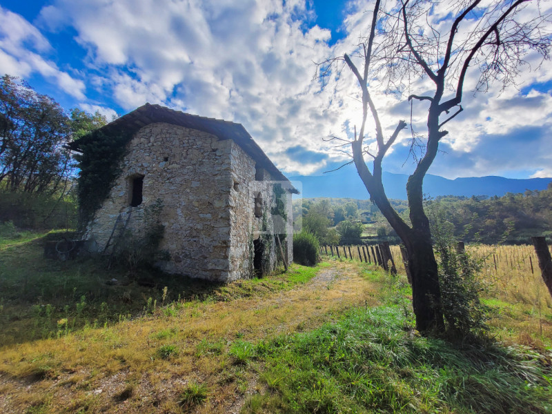 Foto casale/rustico in vendita a Cavedine (Trento)