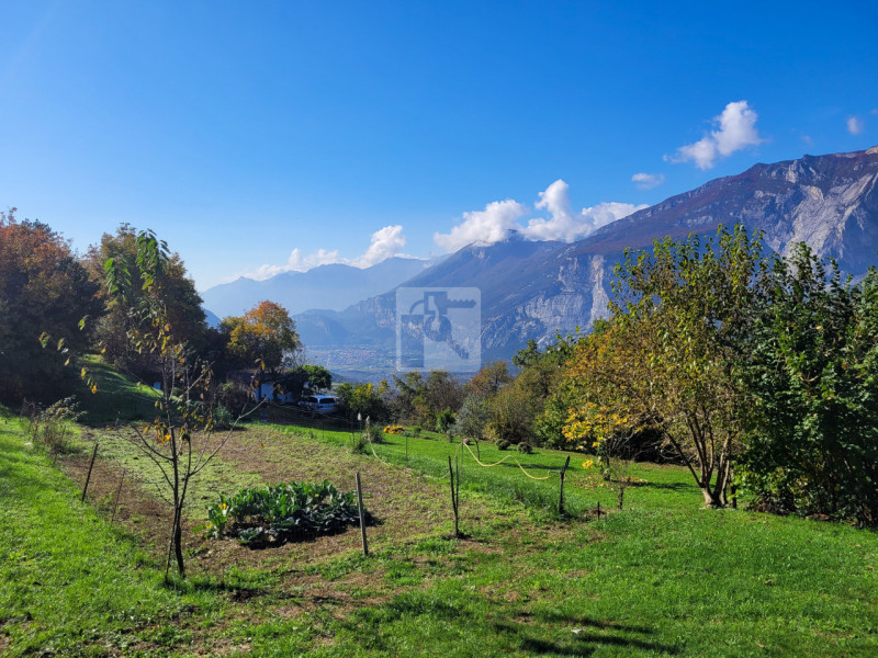Foto magazzino/capannone in vendita a Cavedine (Trento)