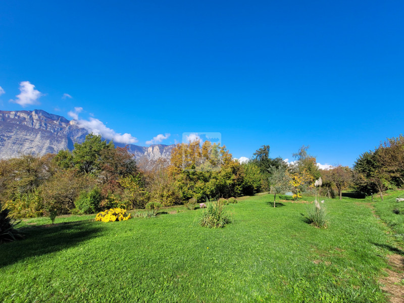 Foto magazzino/capannone in vendita a Cavedine (Trento)