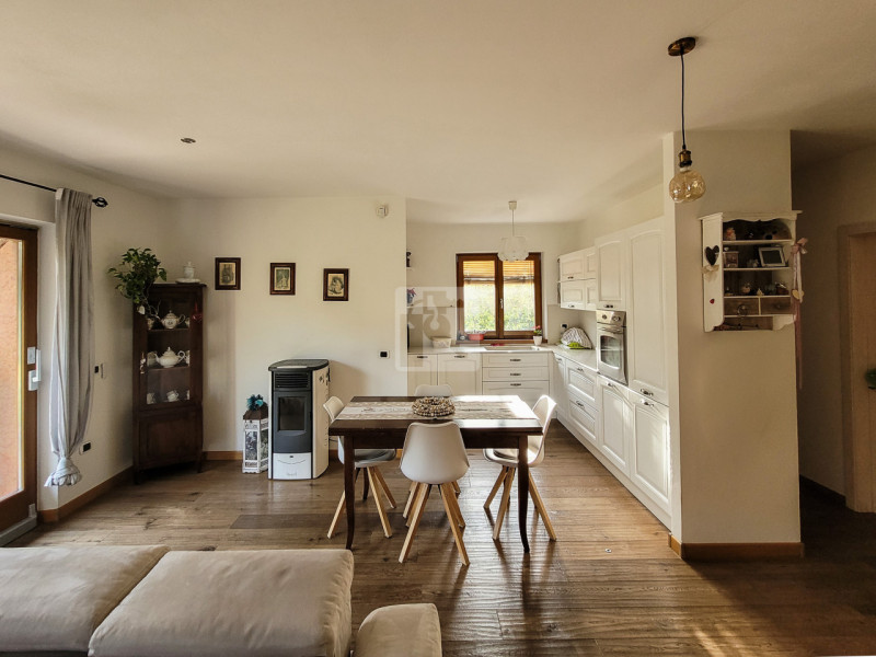 Foto villetta a schiera in vendita a Dro (Trento)