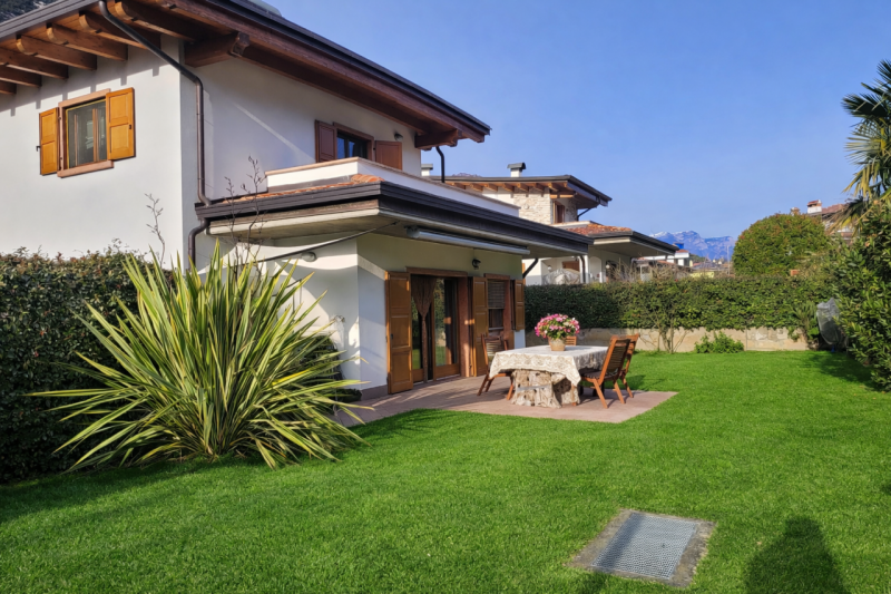 Foto villetta a schiera in vendita a Dro (Trento)