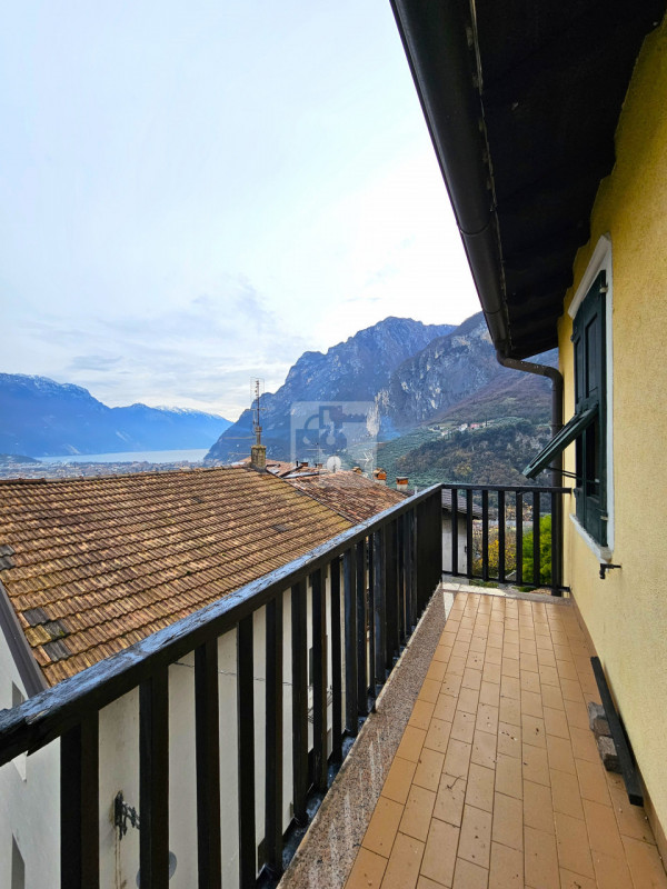 Foto appartamento in vendita a Tenno (Trento)