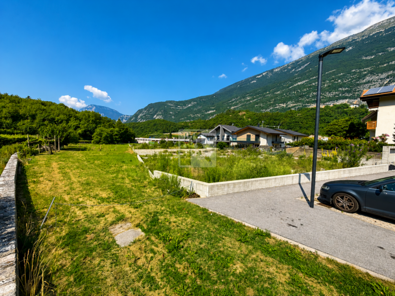 Foto terreno in vendita a Vallelaghi (Trento)
