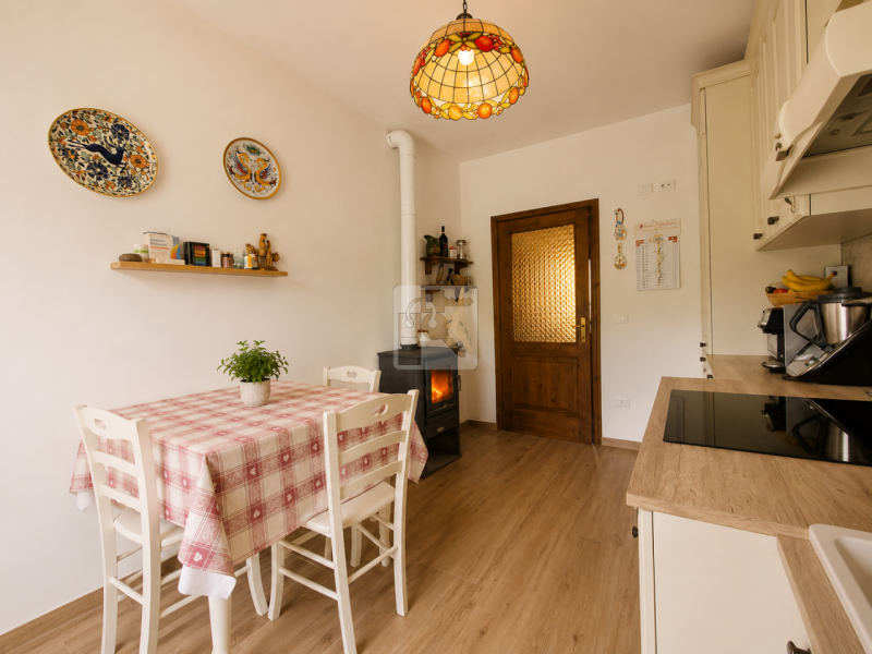 Foto porzione di casa in vendita a Brentonico (Trento)