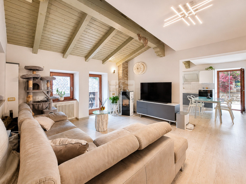 Foto appartamento in vendita a Cavedine (Trento)