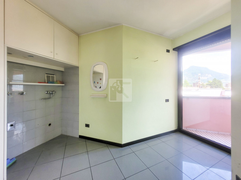 Foto appartamento in vendita a Riva del Garda (Trento)