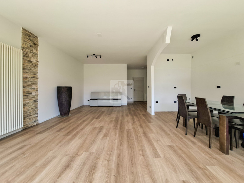 Foto appartamento in vendita a Riva del Garda (Trento)
