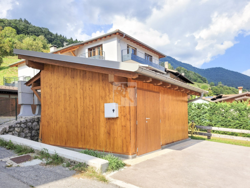 Foto casa indipendente in vendita a Ledro (Trento)