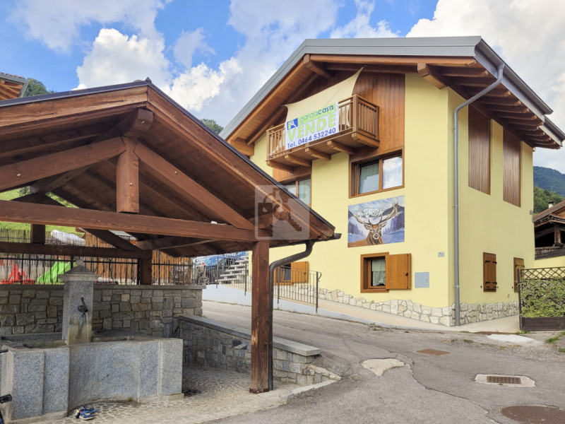Foto casa indipendente in vendita a Ledro (Trento)