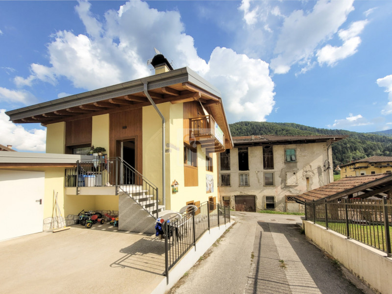 Foto casa indipendente in vendita a Ledro (Trento)